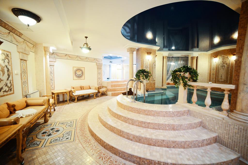 Visak Hotel 4*